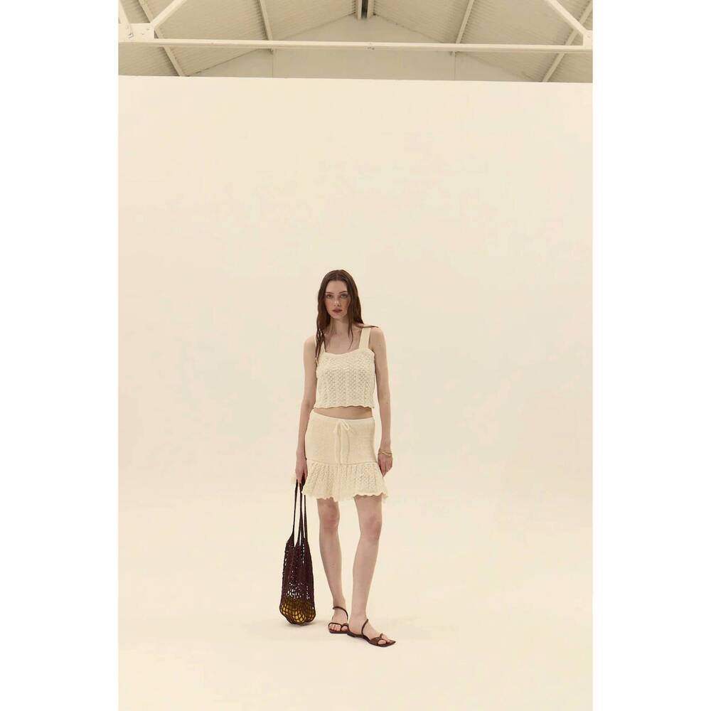 NEW DELUC capri knit top in white